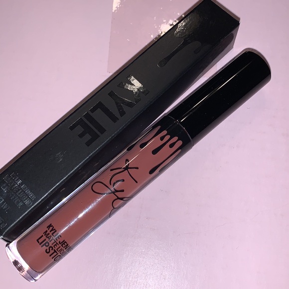 Kylie Jenner Matte Liquid Lipstick - Picture 2 of 7